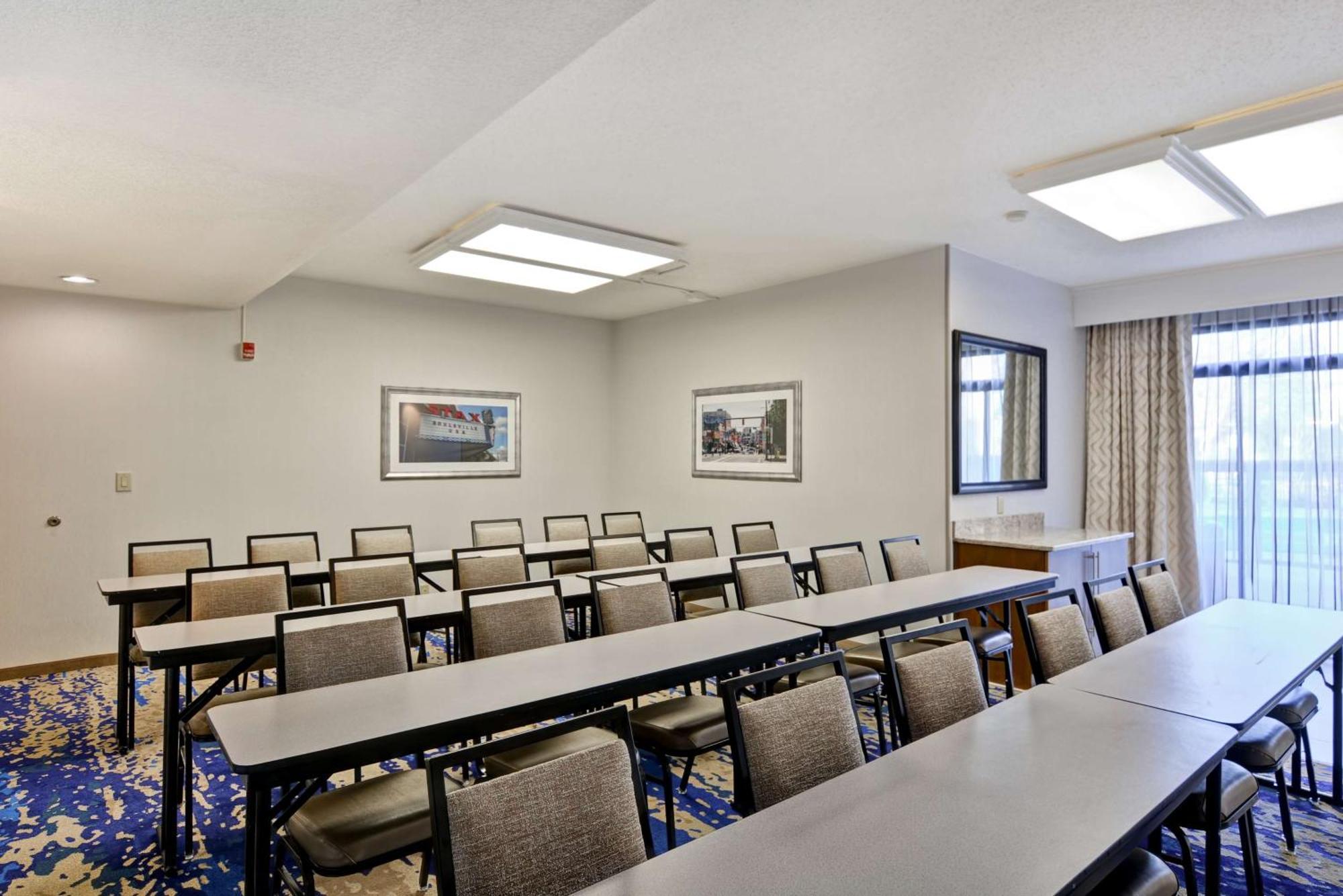 Hampton Inn Memphis Poplar Exterior foto